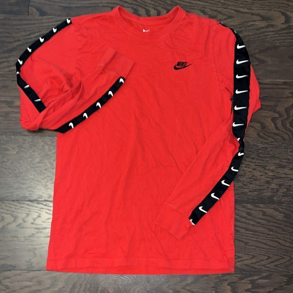 Red Black Trim Swoosh Nike Crewneck men’s LS Long Sleeve T Shirt S